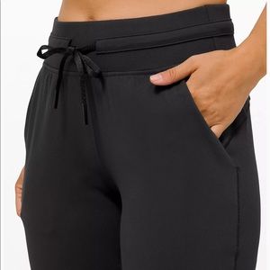 Lululemon “Ready to Rulu” Joggers Size 8